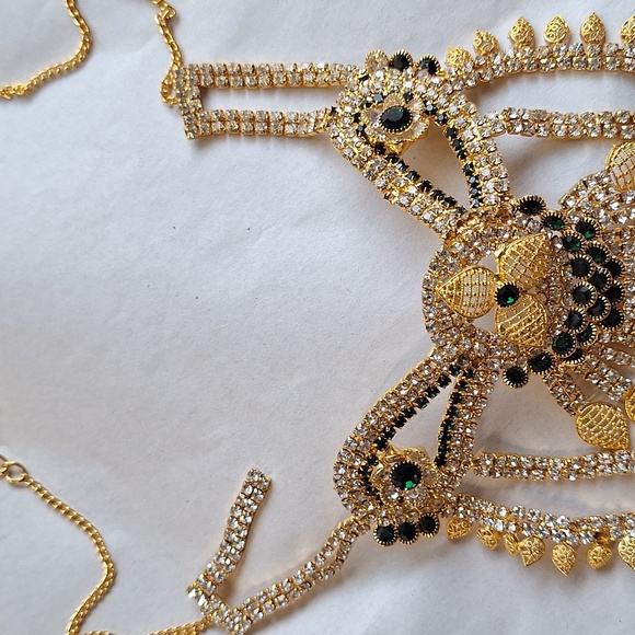 Extravagant Maximalism Bollywood Style Bib Necklace Gold & Green & Crystals read - Picture 7 of 8